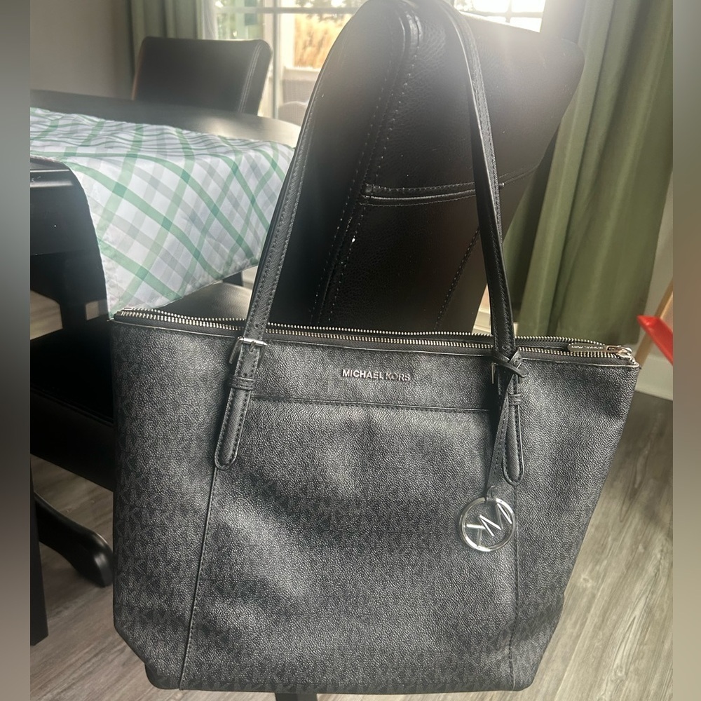 Michael Kors Black jet set logo 16 inch tote